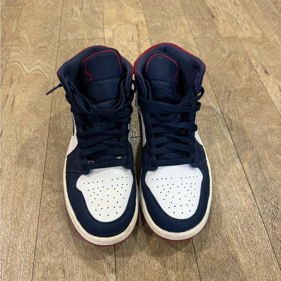 Jordan 1 Mid SE USA - Picture 5 of 5